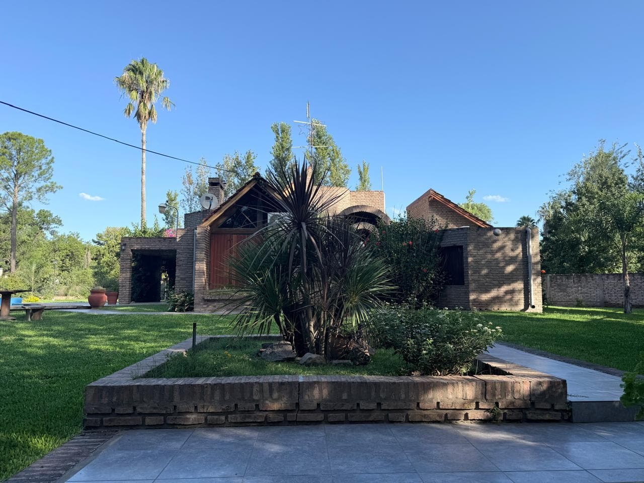 CASA QUINTA EN ALQUILER - 1