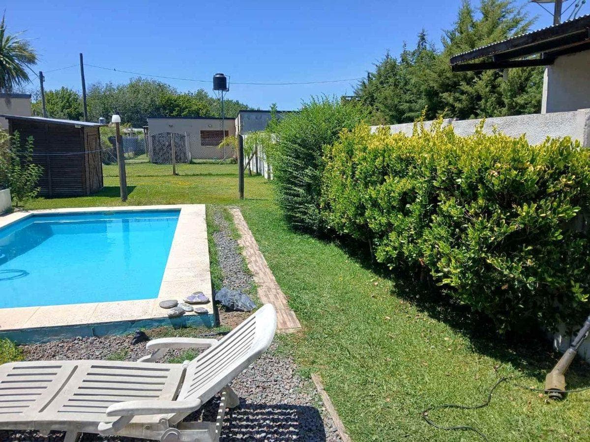 Casa Tipo Americana Parque Pileta Domselaar VENTA - 1