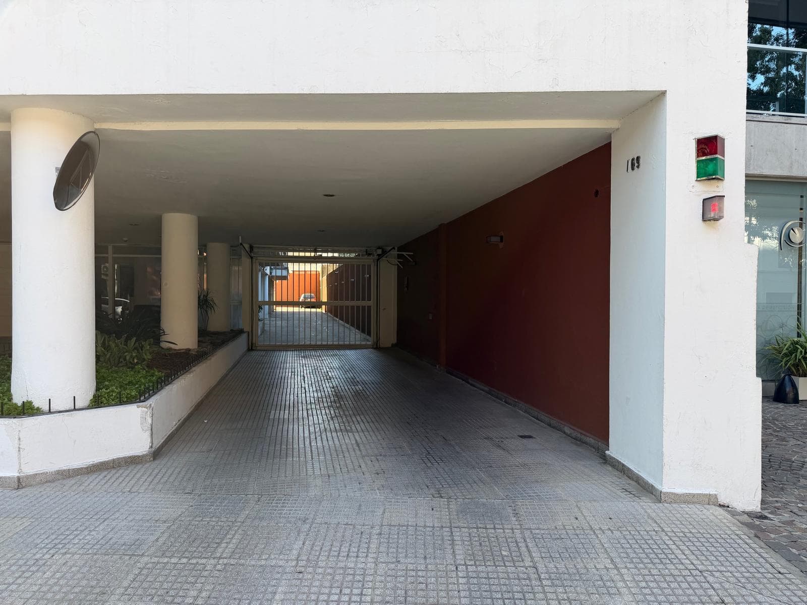 Cochera en VENTA en San Isidro - 1