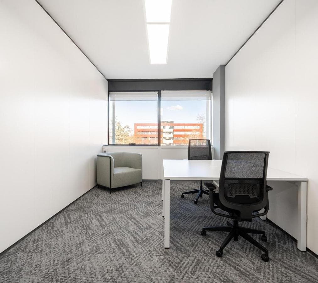 Oficina privada totalmente equipada para ti y tu equipo en Mendoza, Chacras Park - 1