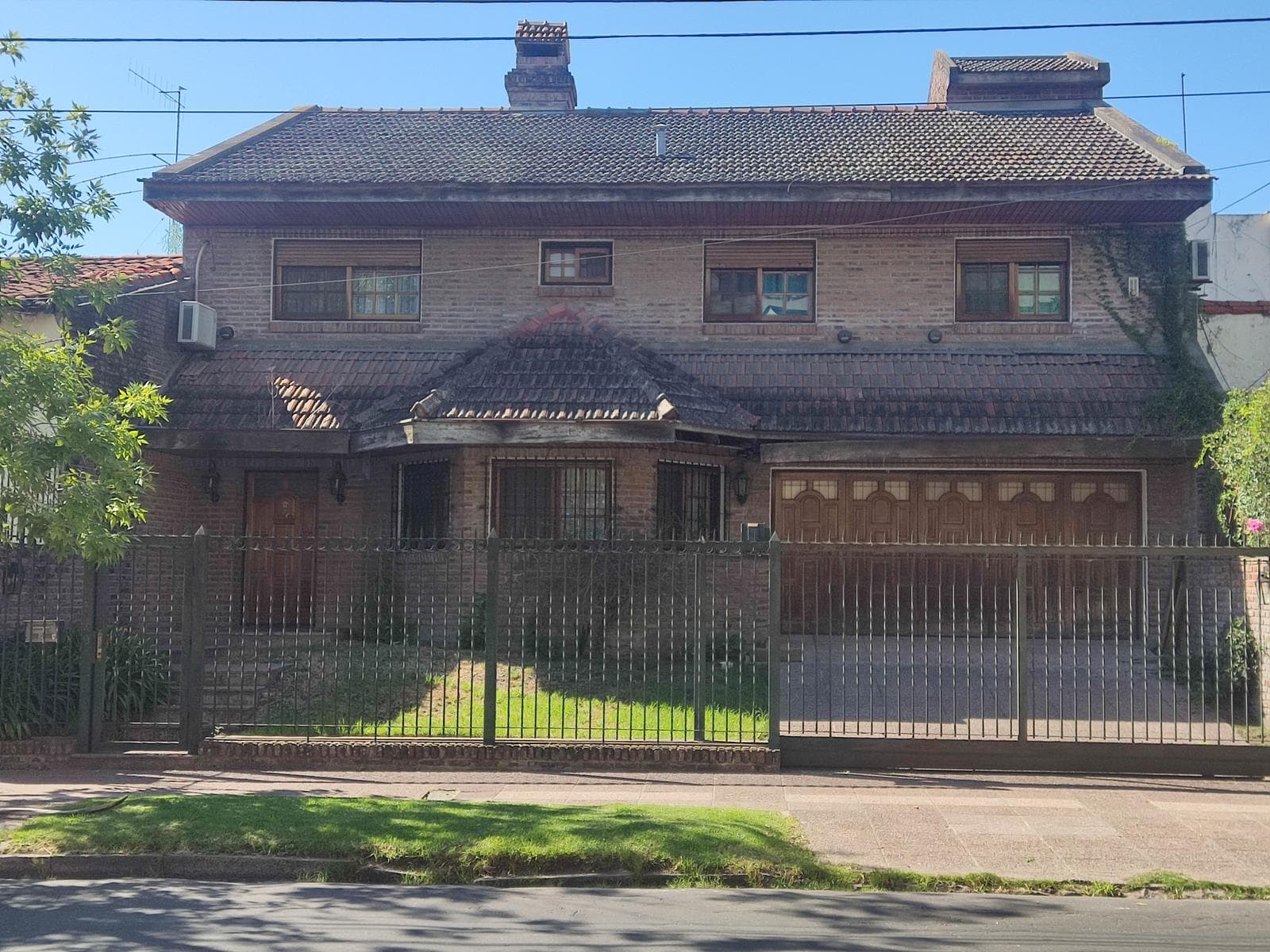 Venta Chalet en Tigre Centro con Gran Terreno (591m2) – Ideal Vivienda o Desarrollo Inmobiliario - 1