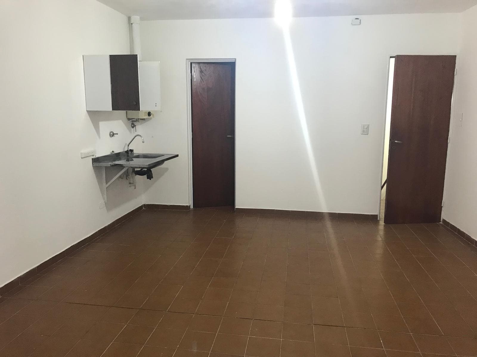 Departamento monoambiente en alquiler - Julio Roca y Maipu - 1