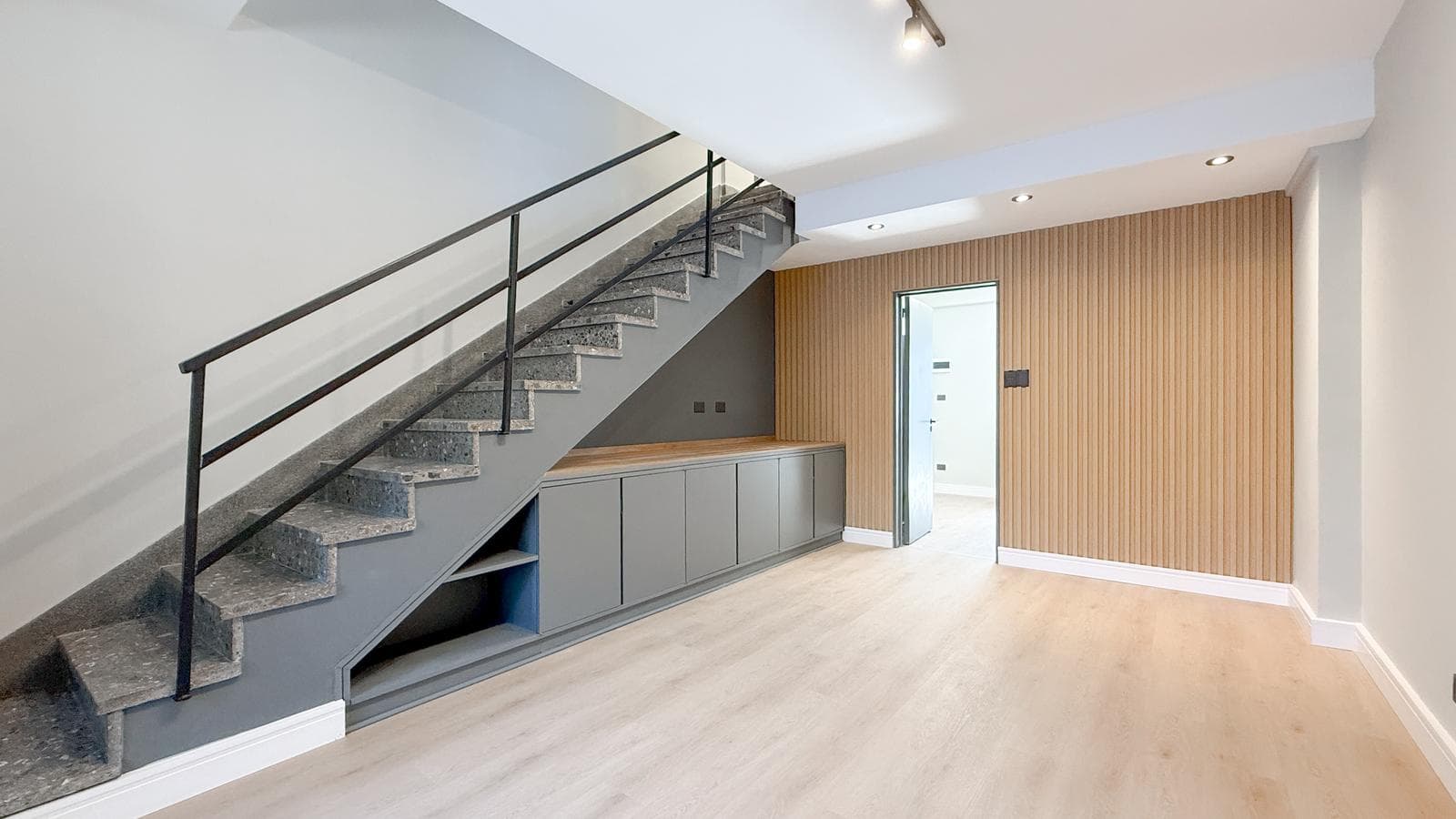 VENTA DUPLEX 3 AMB. REFACCIONADO A NUEVO, CON PATIO Y COCHERA – FLORIDA, VICENTE LÓPEZ - 1