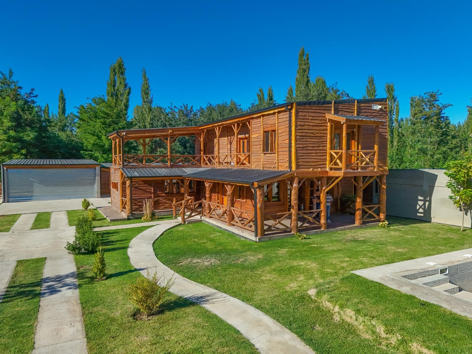 VENTA CASA QUINTA 3 DORMITORIOS C/GALPONES - PLOTTIER - 1