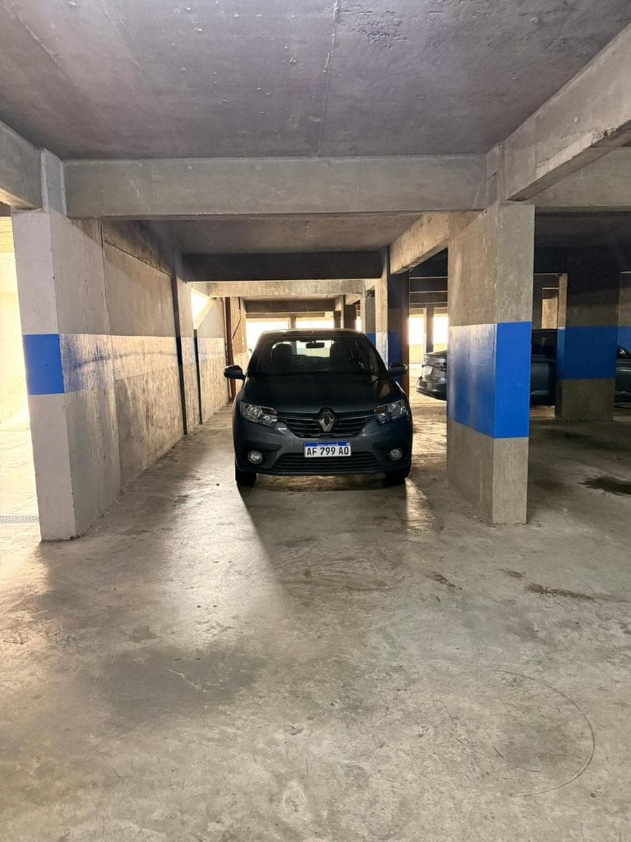 Venta Cochera doble Av. Belgrano y Sgo. del Estero, financiada - 1