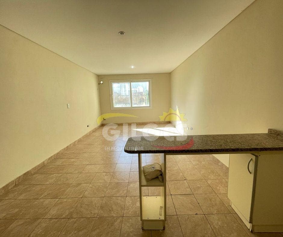 Alquiler de Oficina 1 Ambiente en Ramos Mejia Muy buen estado Céntrica - 1