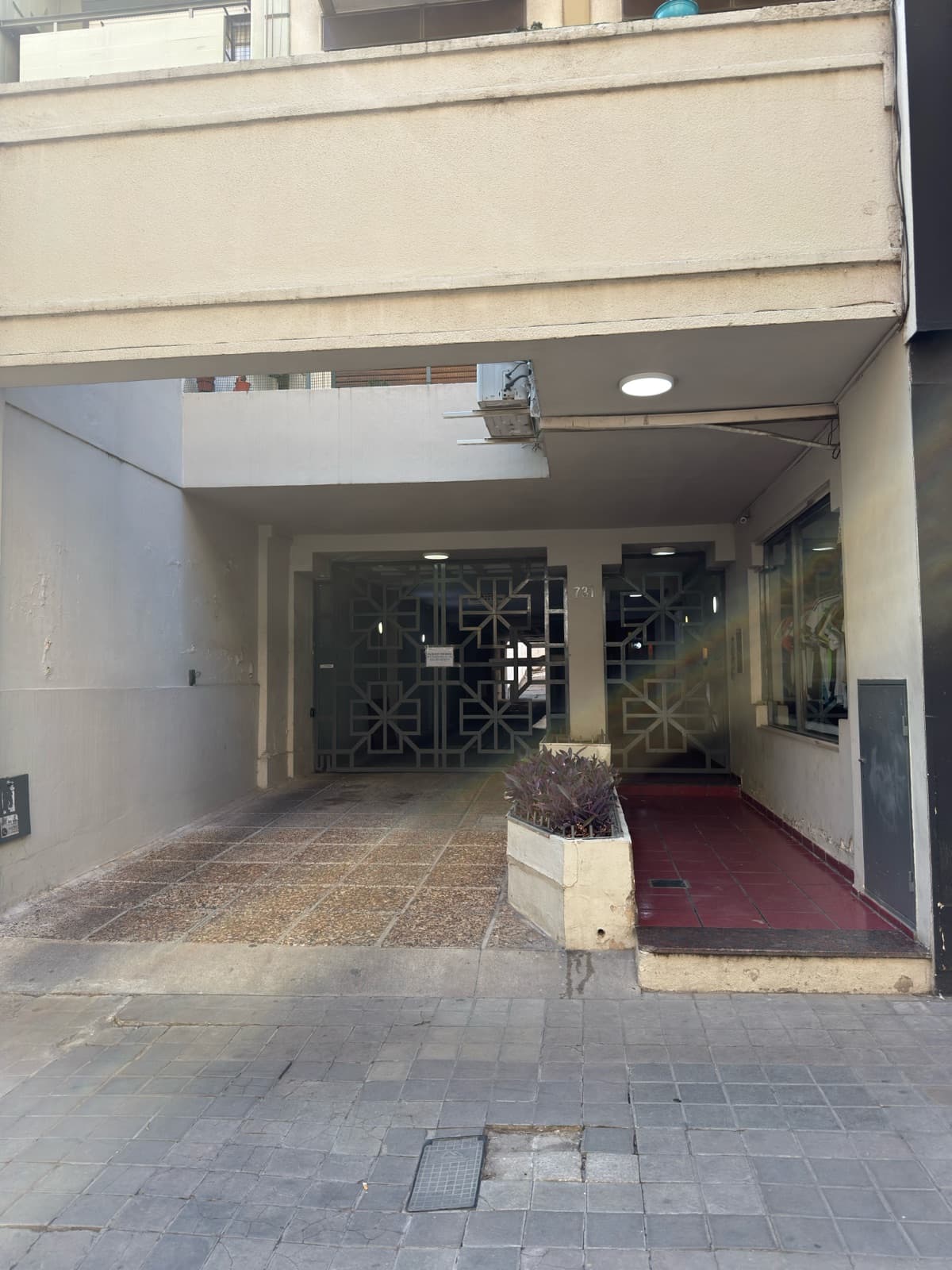 OPORTUNIDAD ÚNICA - Cochera en Nueva Córdoba – Solo vehículos chicos - 1