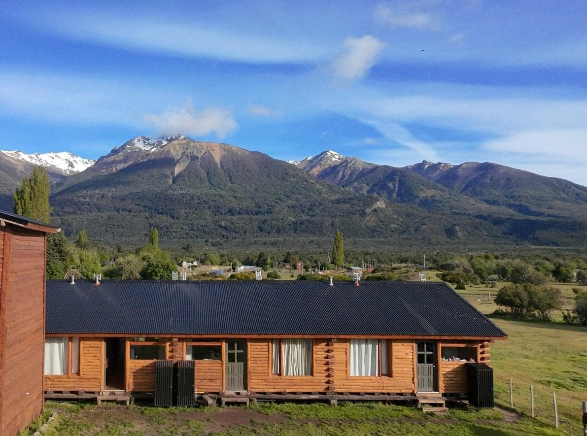 Lodge turistico en VENTA, Villa Lago Rivadavia, Parque Nacional los Alerces, Chubut - 1