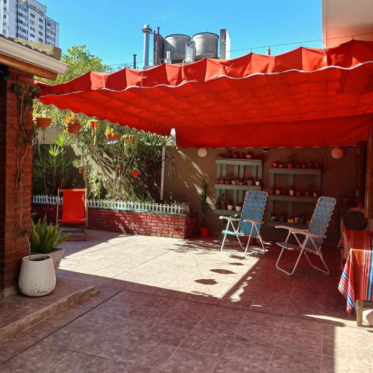 Excelente departamento tipo PH con patio, baulera y cochera - 1