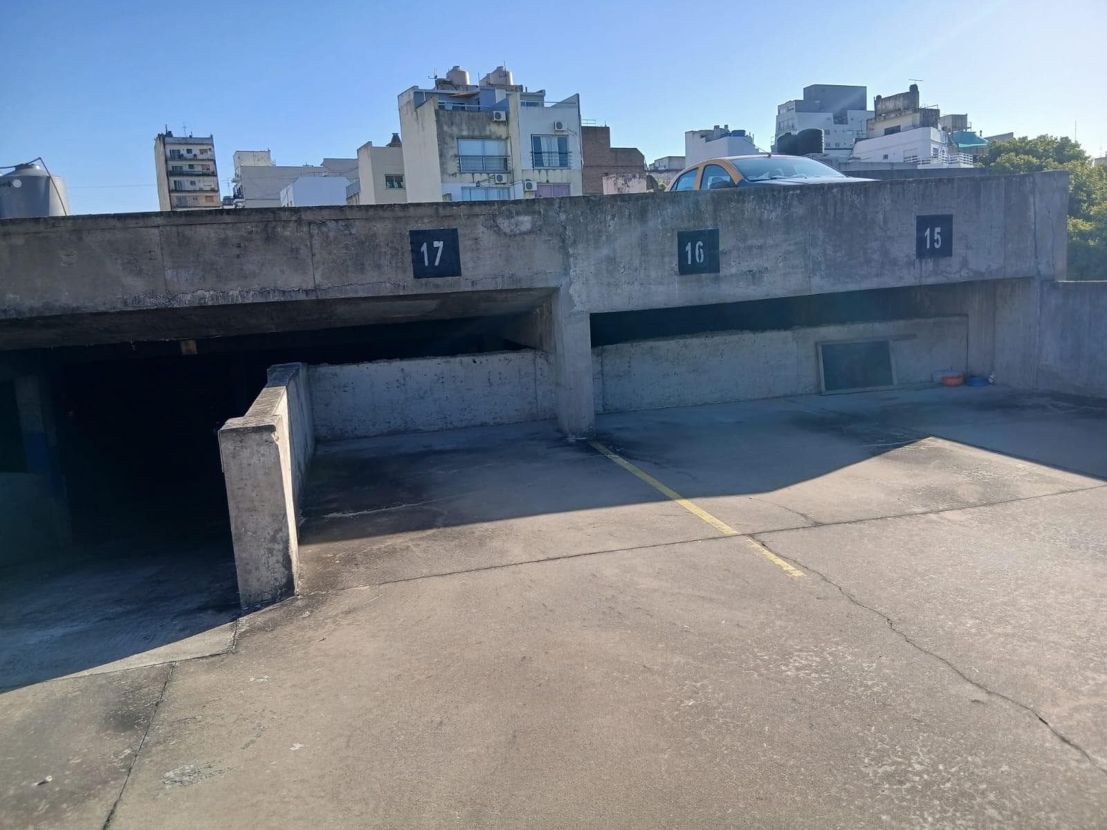 Cochera en Almagro - 1