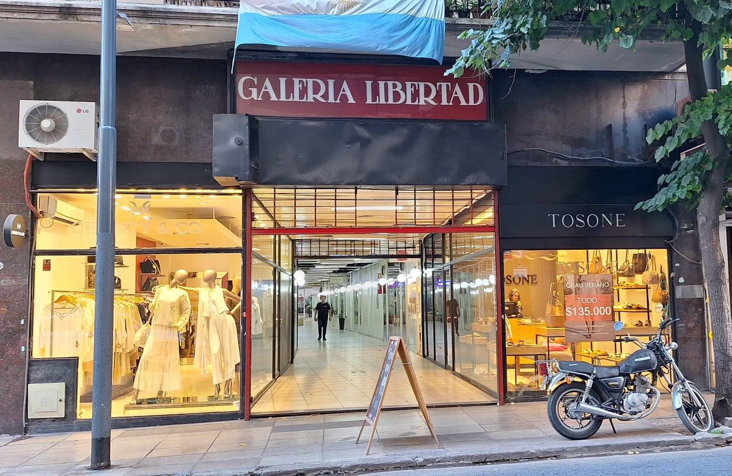 Local comercial en Galería Libertad - 1