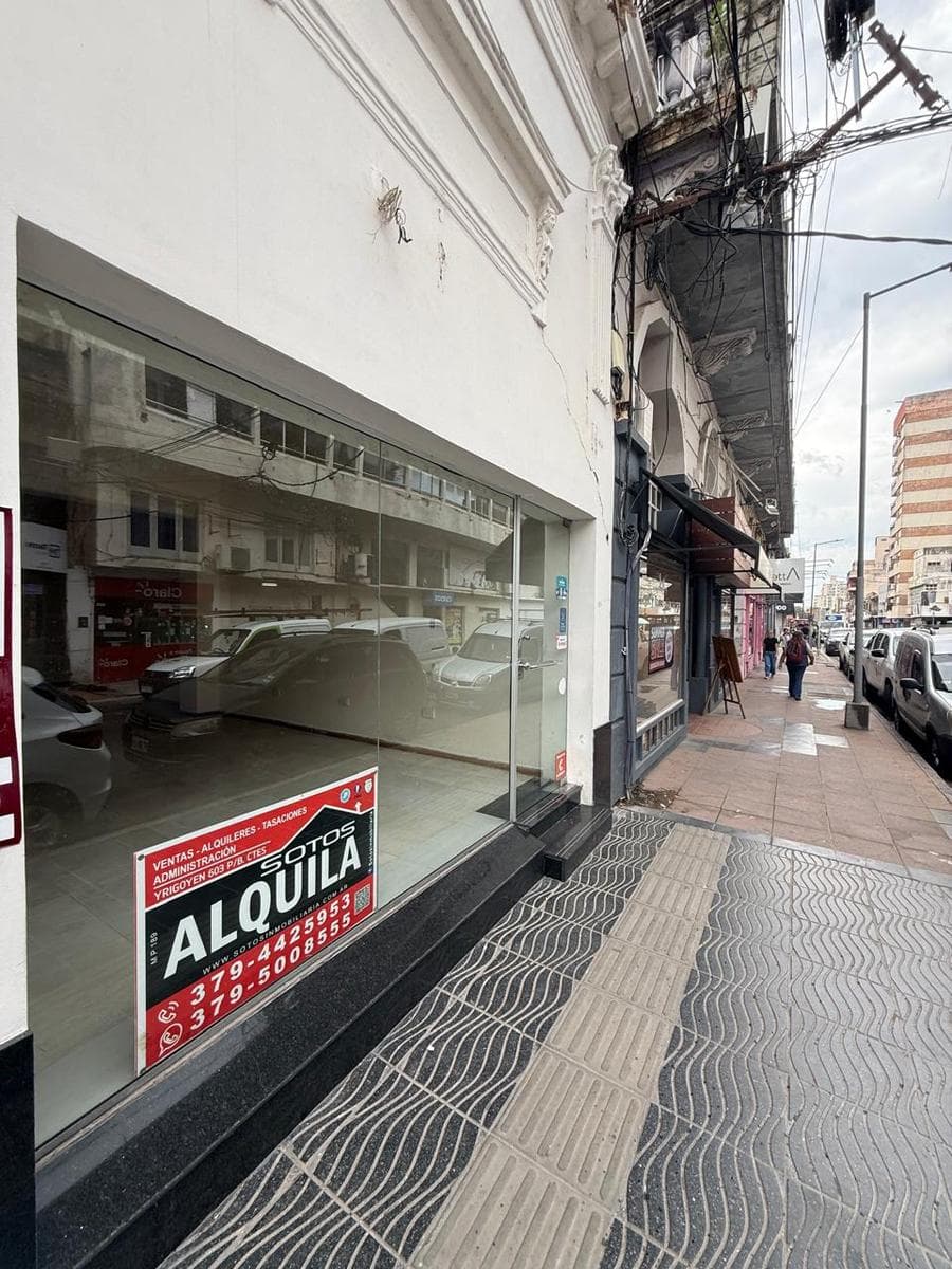 Local en Corrientes - 1