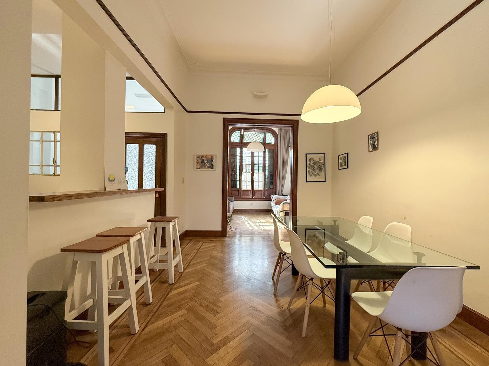 VENTA PH de categoría en Colegiales – 3 ambientes, patio, cochera y sótano. Refaccionado - 1