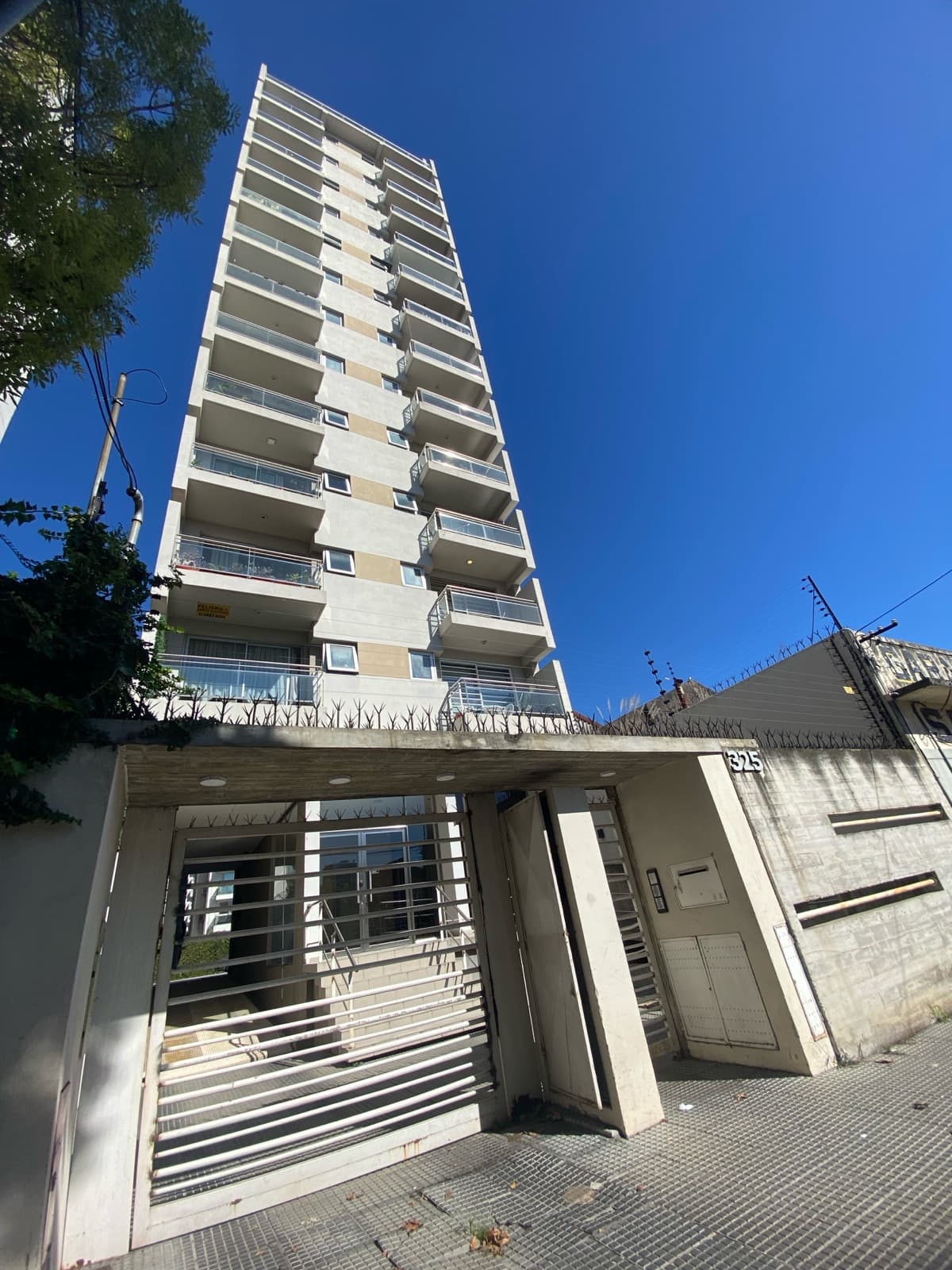 Hermoso Departamento en ALQUILER en Quilmes Centro 2 ambientes - 1