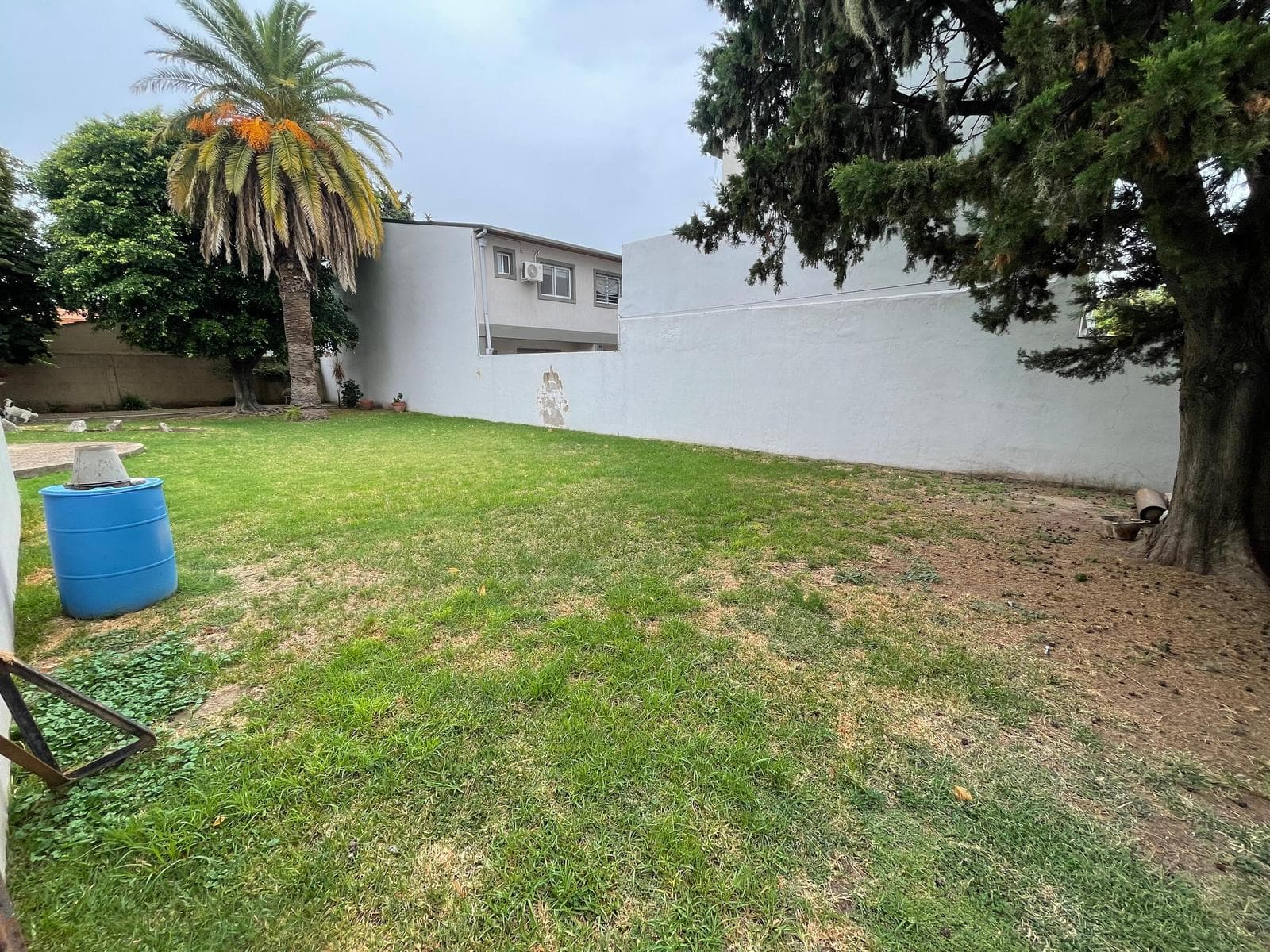 Terreno de 307m2. Gran oportunidad - 1
