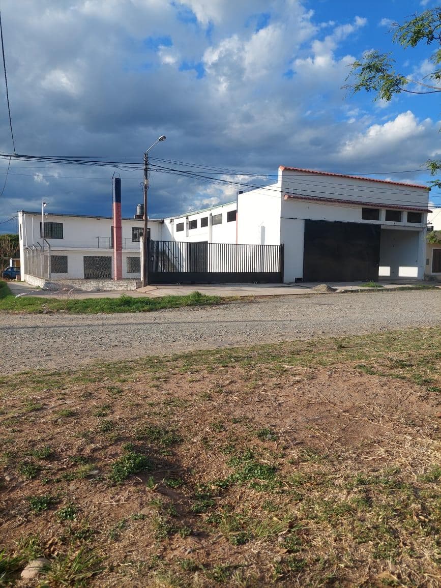 Oficinas y Galpon. - 1