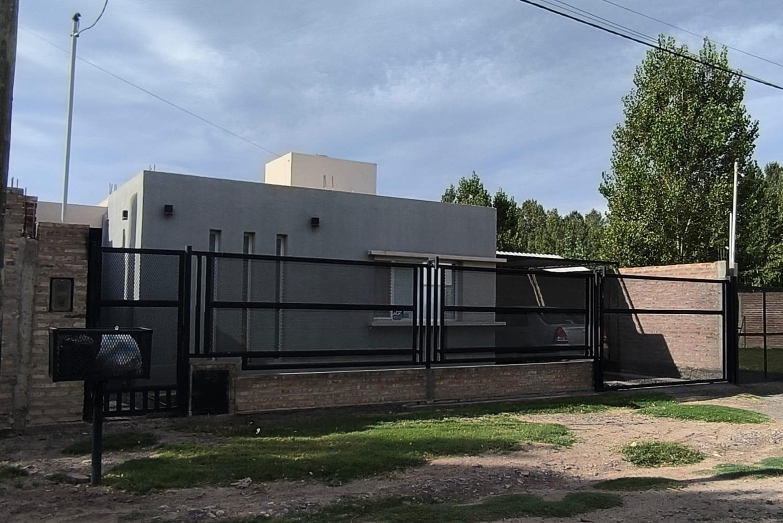 alquiler casa 2 dormitorios con pileta. San Patricio del Chañar. Prov de Neuquen - 1