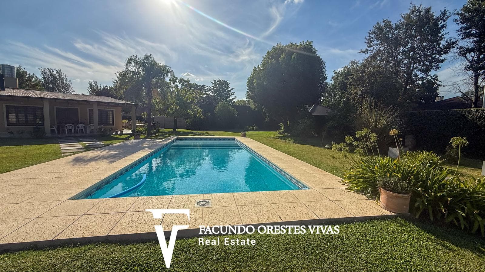 VENTA - CASA QUINTA - PISCINA - GARAGE - FRANCISCO ÁLVAREZ - 1