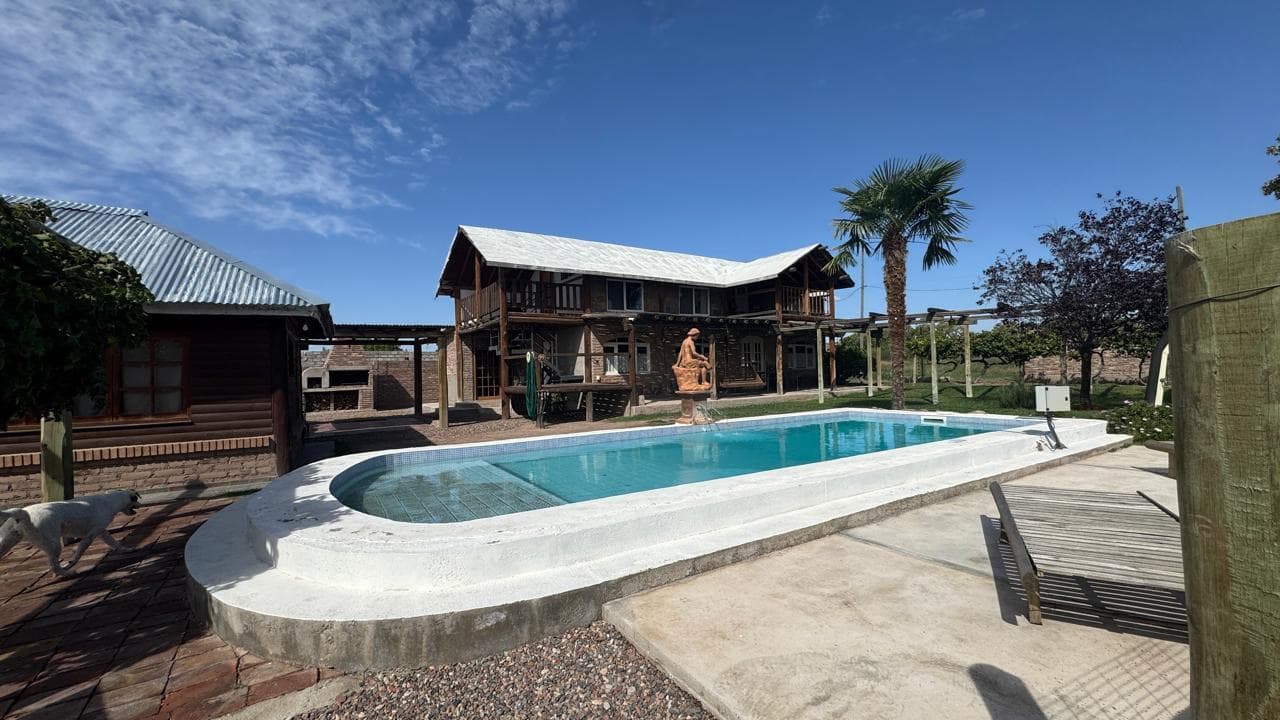 VENDE CASA Y CABAÑA EN COQUIMBITO - MAIPU - 1