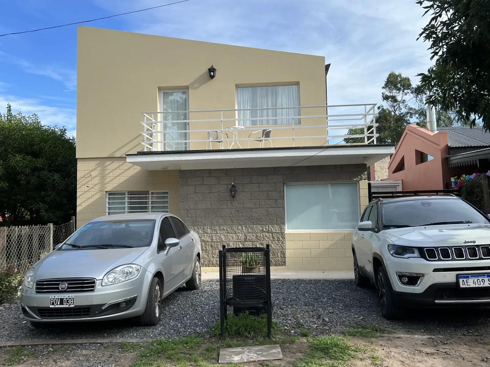 Casa en venta - 4 Dormitorios 4 Baños - General Pueyrredón - 1