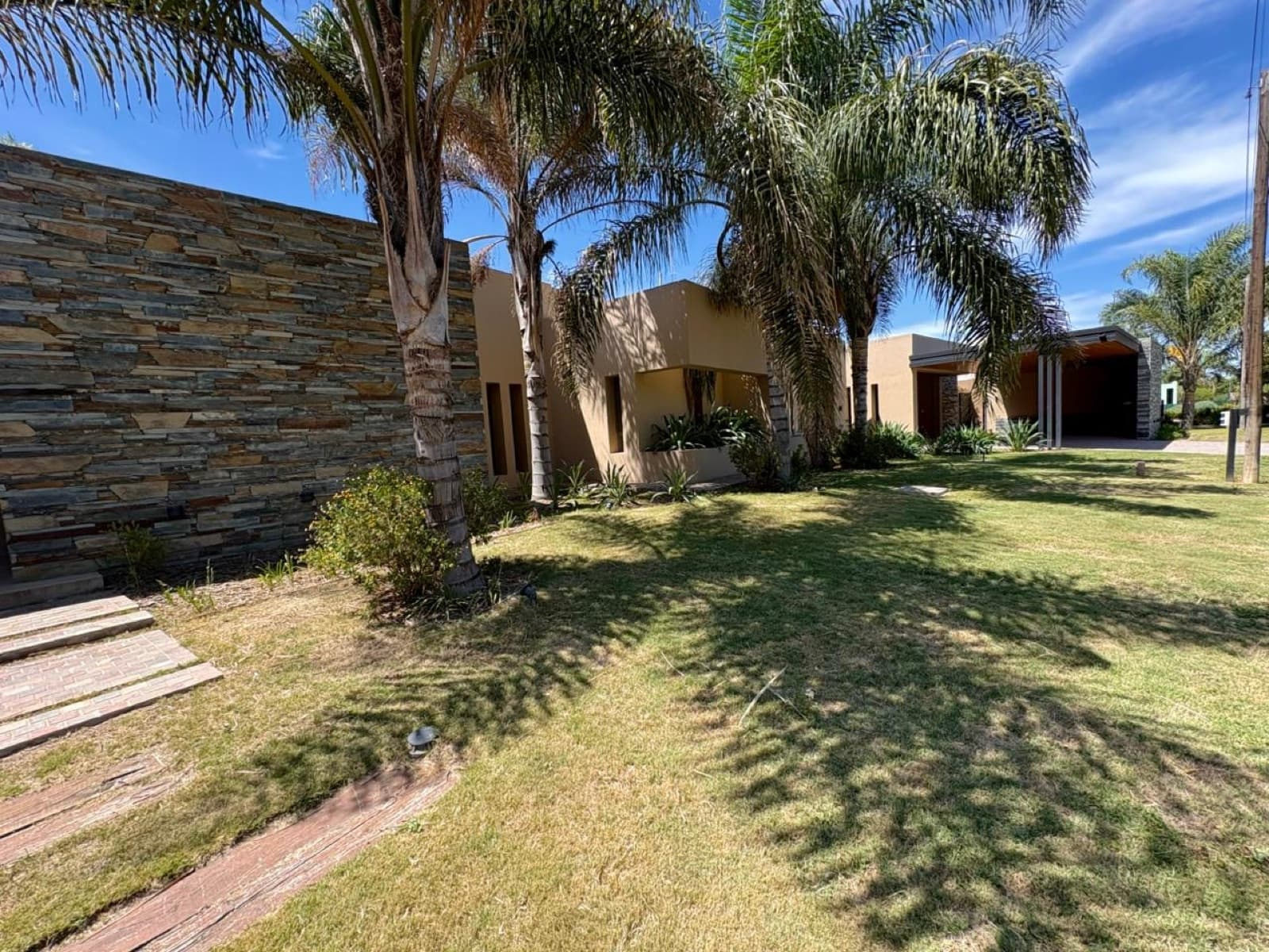 Casa en Venta, Excelente Propiedad de Lujo! - 1