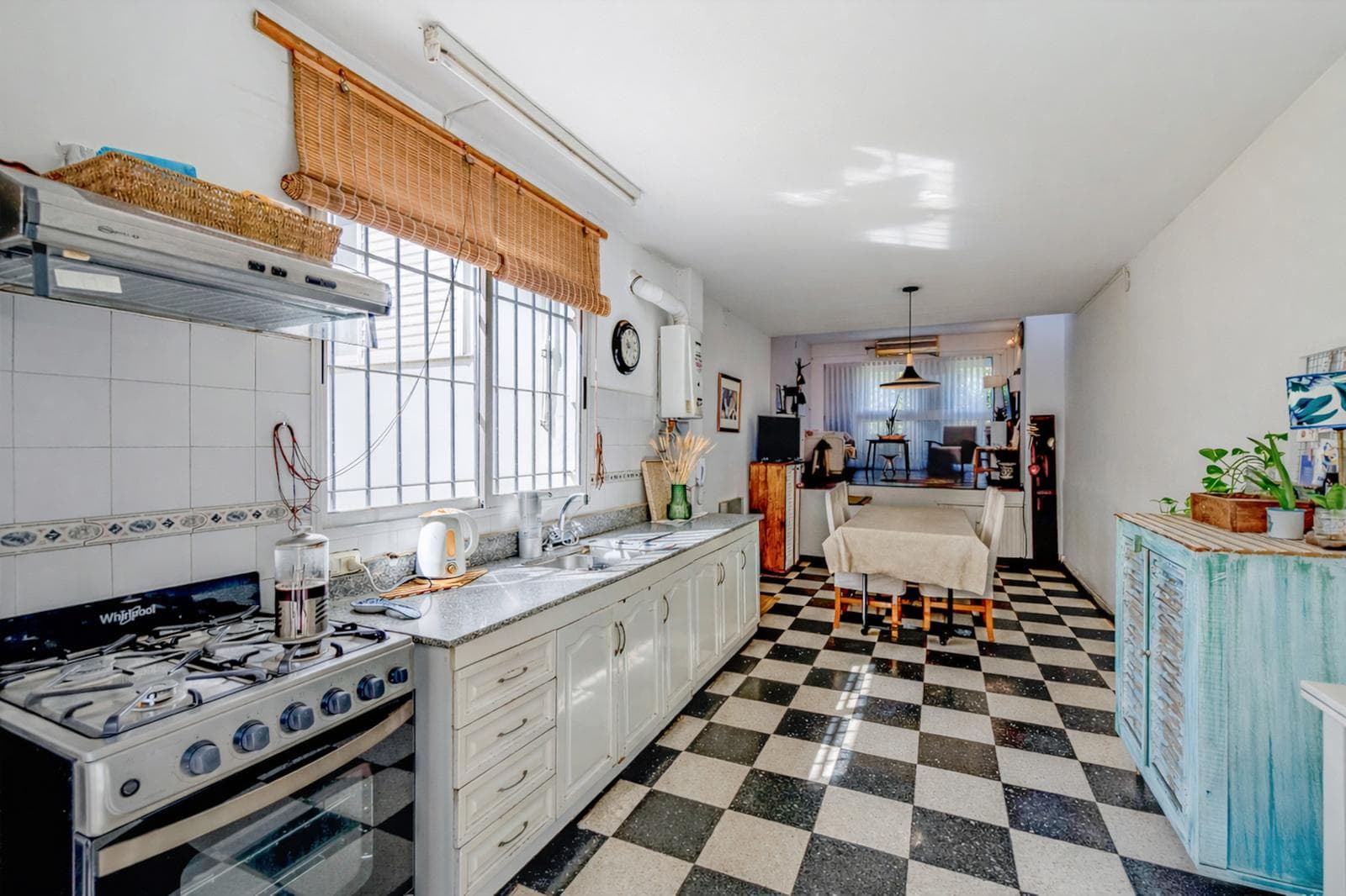 VENTA - Casa de dos dormitorios con terraza y quincho - República de la Sexta, Rosario. - 1