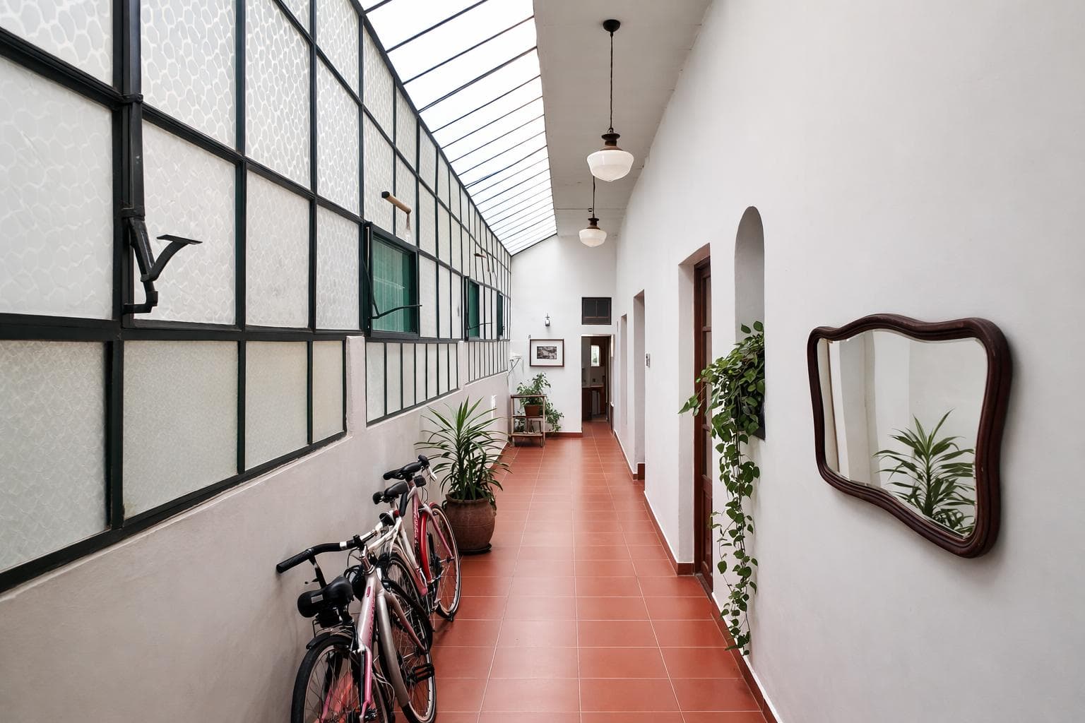 Venta PH 4 Ambientes en PB al Frente con Patio - 1