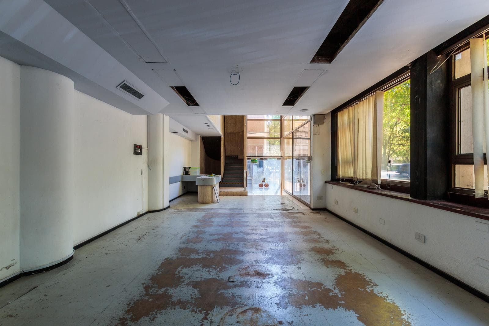 VENTA/ALQUILER - OFICINA EN TRES PLANTAS - BARRIO MARTIN - 1