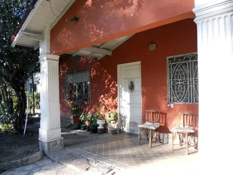 Casa en venta - 4 Dormitorios 3 Baños - Esteban Echeverría - 1