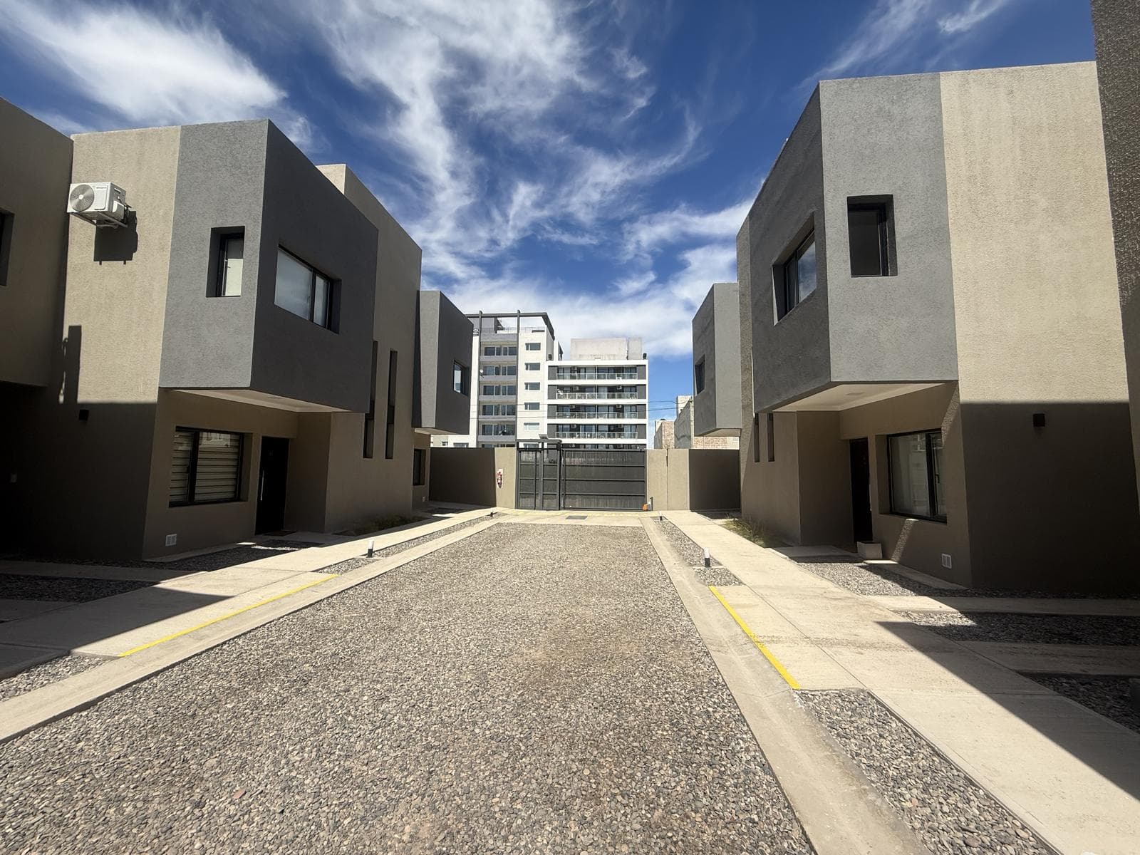 ALQUILA A ESTRENAR EXCELENTE Departamento en Confluencia Urbana - 1