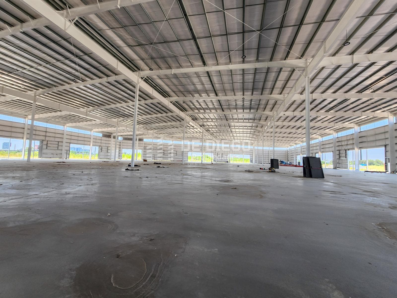 Alquiler deposito Nave de 4150 m2, dentro de Parque Industrial y Logístico El Talar Tigre - 1