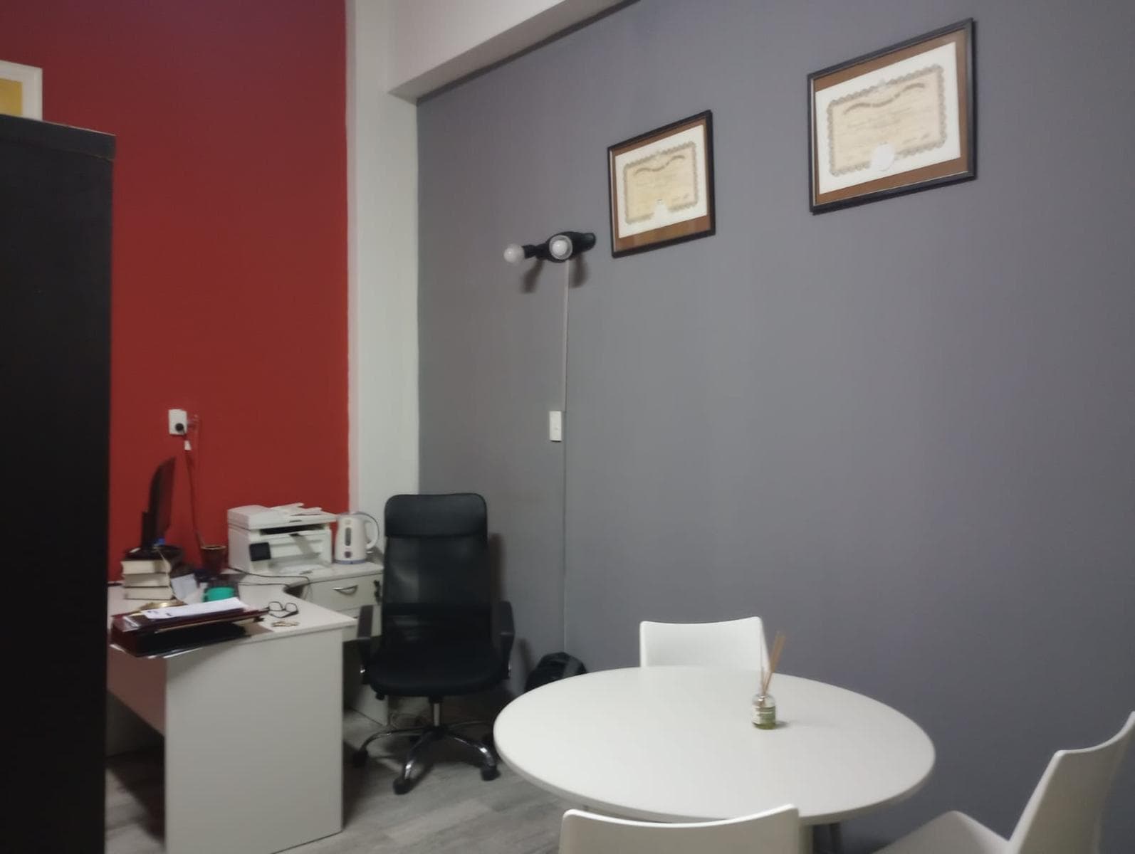 OFICINA ADMINISTRATIVA EN VENTA - AV. ARGENTINA 175, GALERIA JARDIN - 1