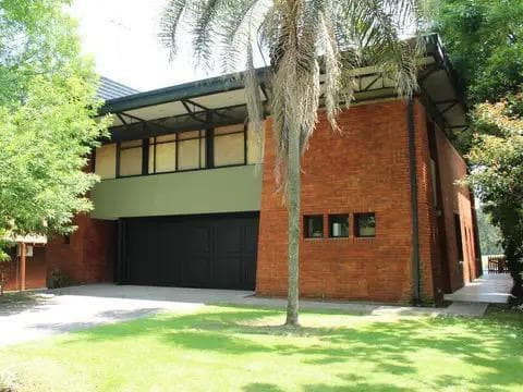 Residencia de Autor con Vista al Golf – Arquitectura Vanguardista Única en Golfers Country Club - 1