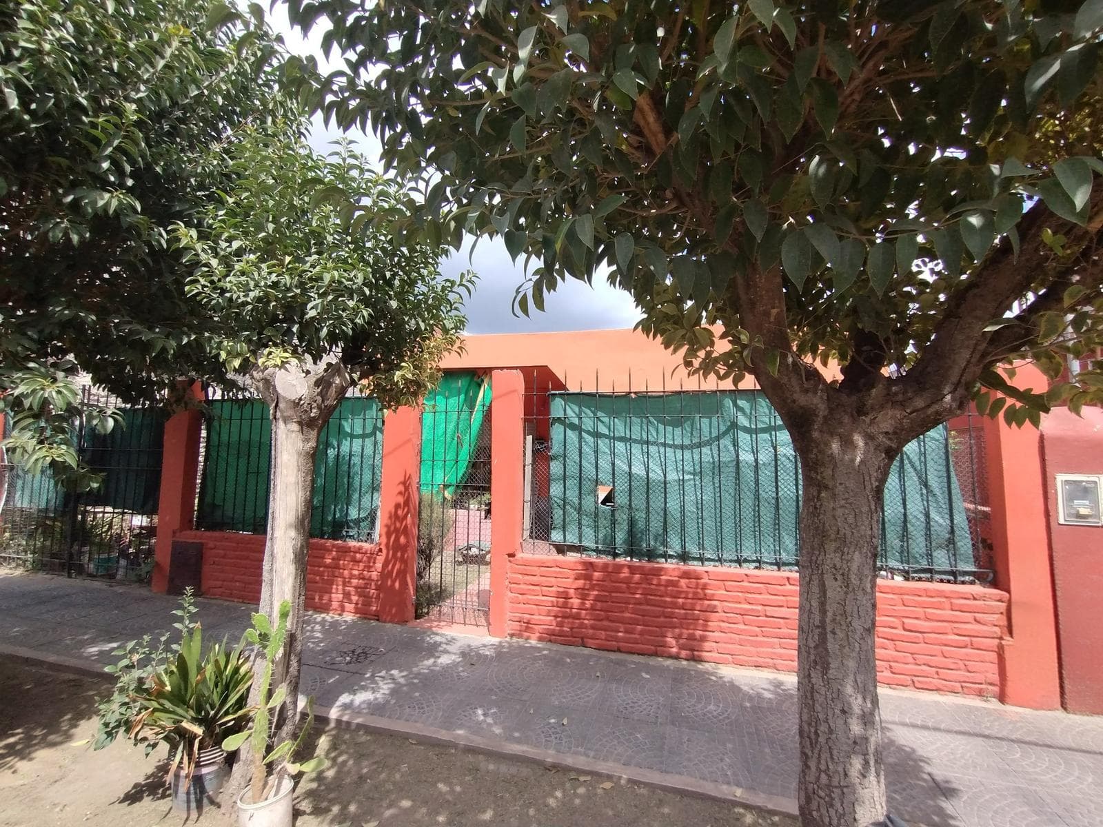 Casa en Merlo multifamiliar 4 amb + monoambiente + galpón - 1