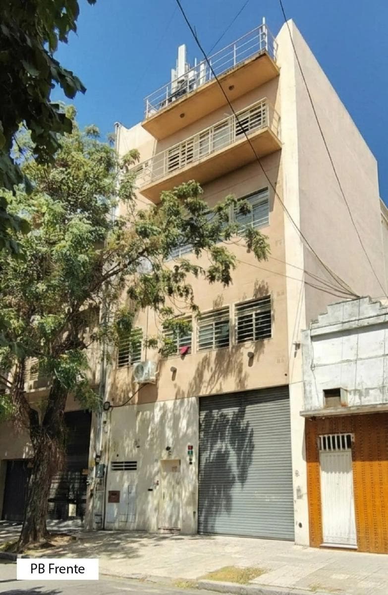 Depósito en venta - 10 Ambientes - 1.200mts2 - Flores - 1