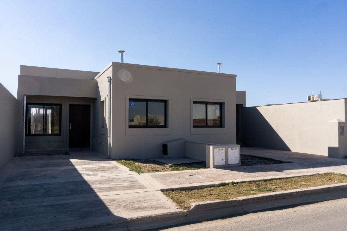 Casa con 93 m² y 2 dormitorios en venta en Vía Aurelia - 1