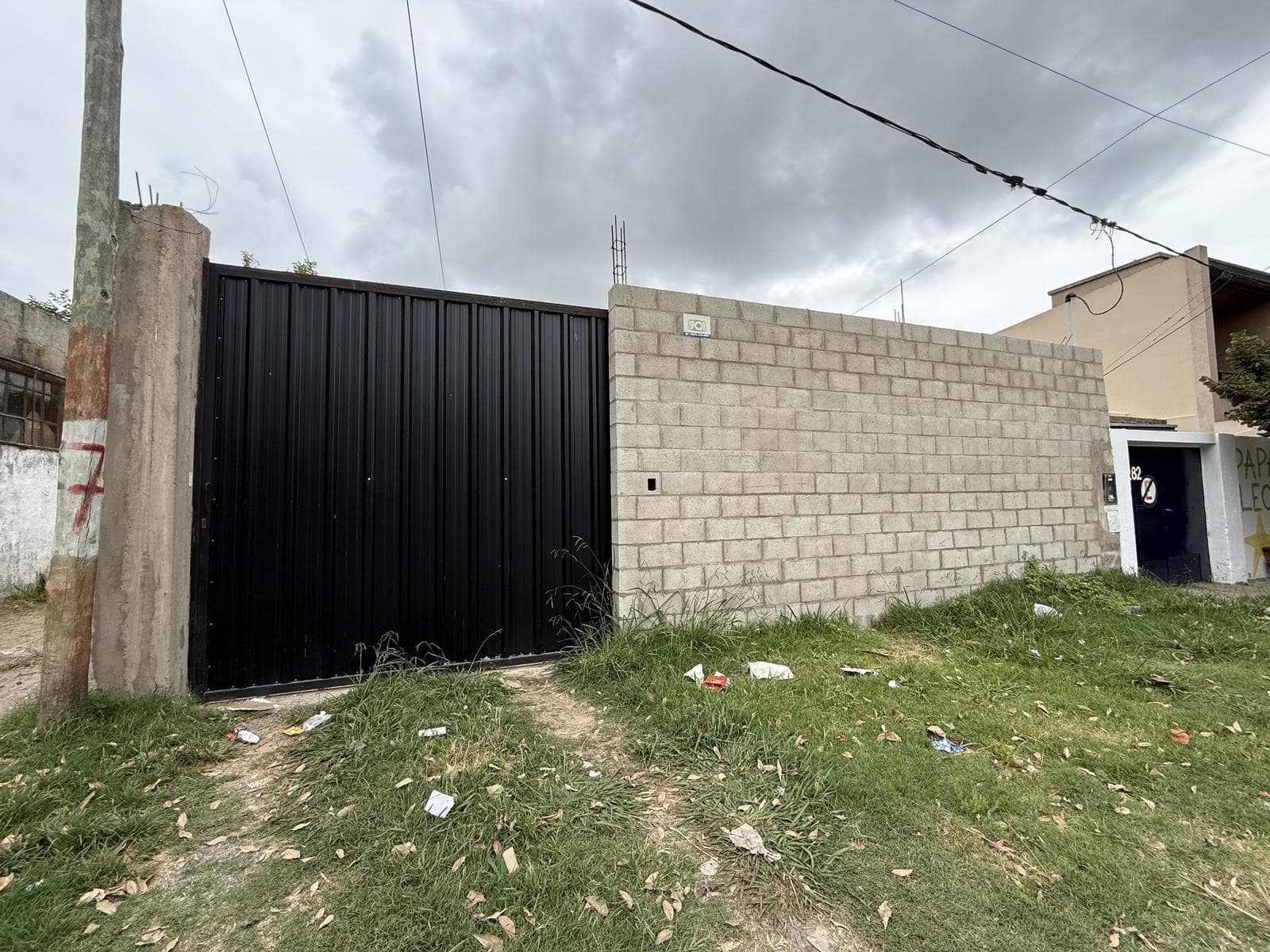 Galpón en venta en Tolosa - 1