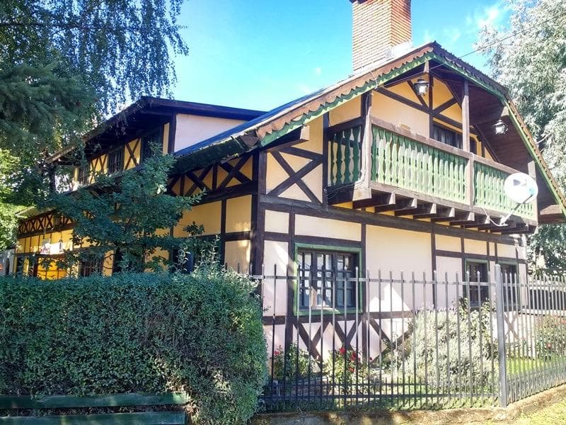 Casa consultorio con gran potencial de inversion - 1