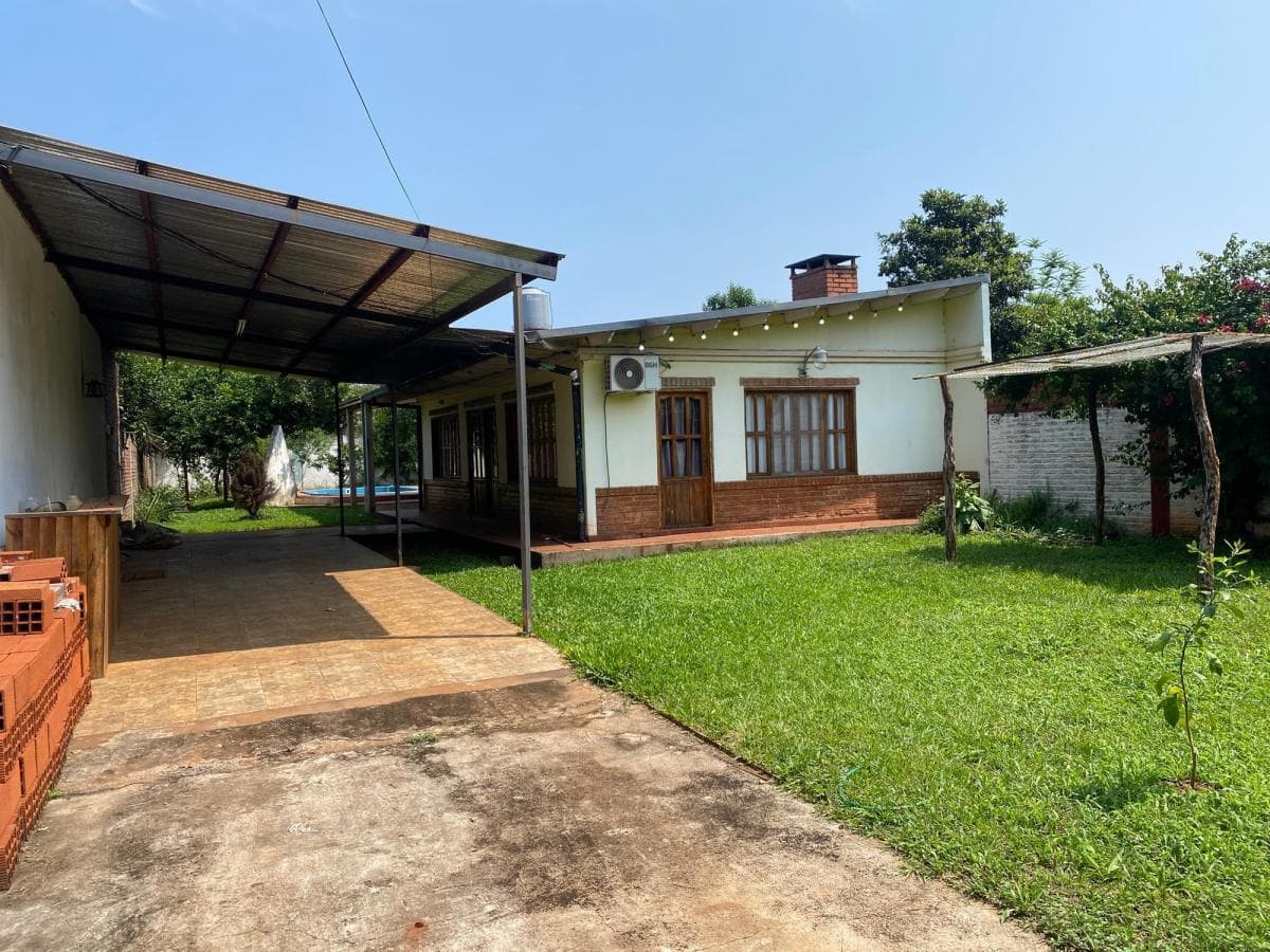 VENDO CASA CON PISCINA Y QUINCHO EN CANDELARIA MNES - 1