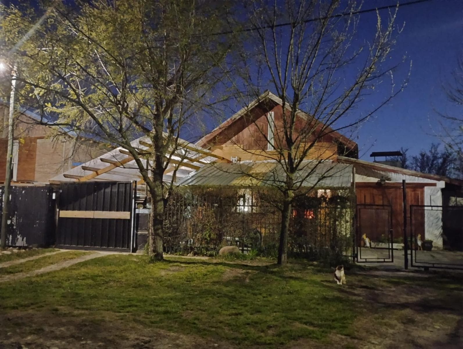 Casa y 4 departamentos en El Bolson - 1