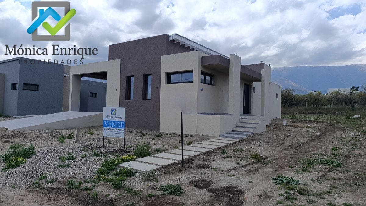 Venta de Casa en Villa de Merlo Barrio Gardel con Todos Los Servicios y Vista a las Sierras - 1