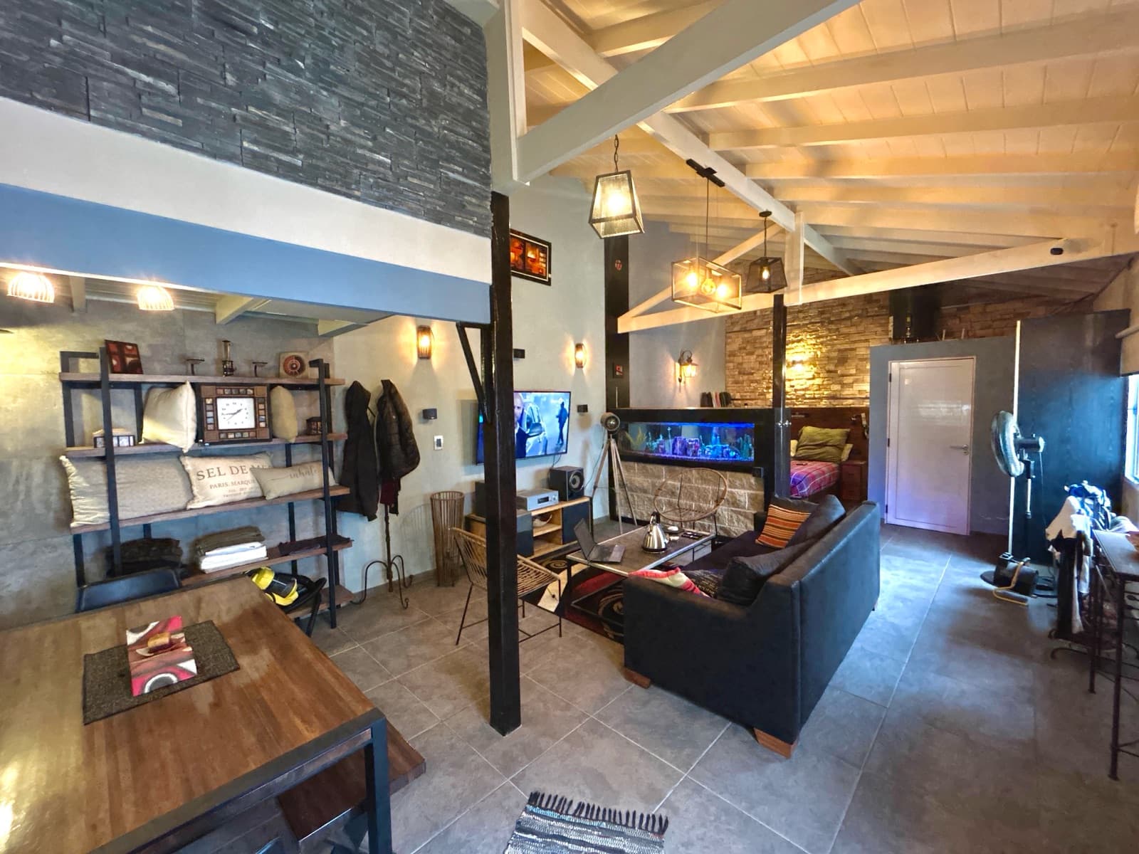 VENTA| PROPIEDAD EN BLOCK CON QUINCHO| EXCELENTE ESTADO | CHAUVIN - 1