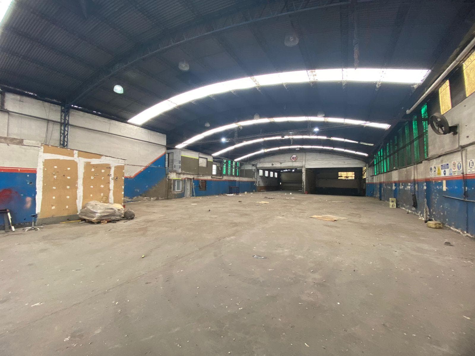 Galpón en Venta y Alquiler en San Miguel sobre Ruta 8 - 1