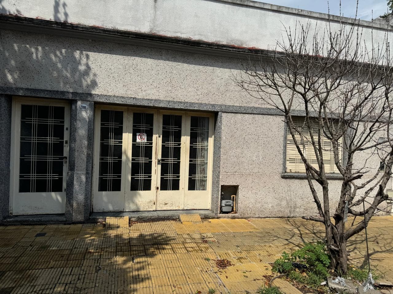 Casa en Paternal 4 ambientes - a refaccionar - 1