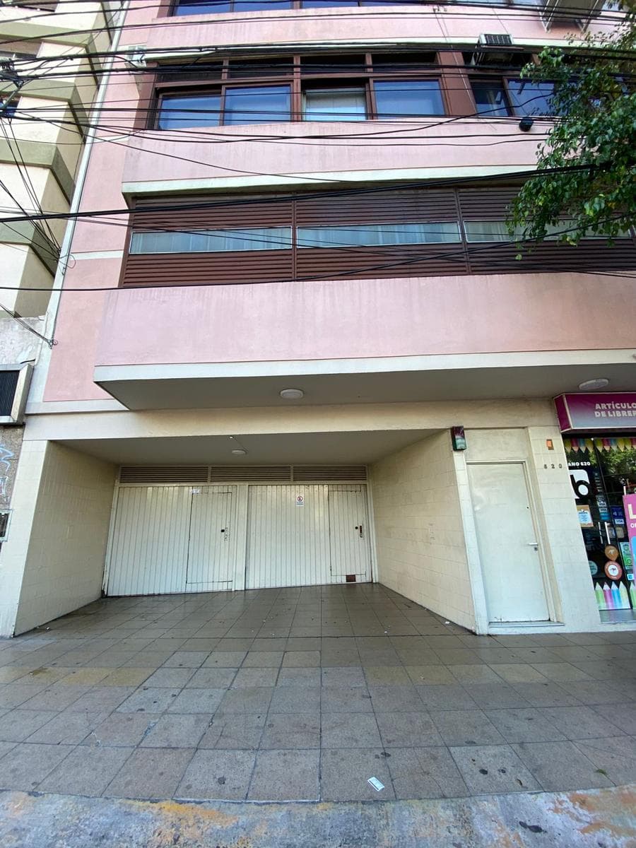 COCHERA SOBRE AVENIDA BELGRANO - 1