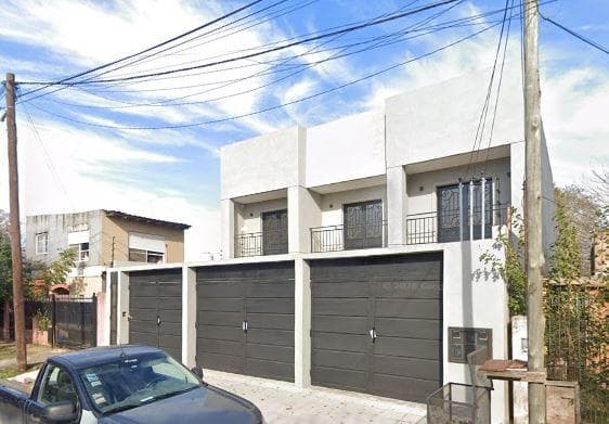 Casa en venta - 3 Dormitorios 2 Baños - Malvinas Argentinas - 1