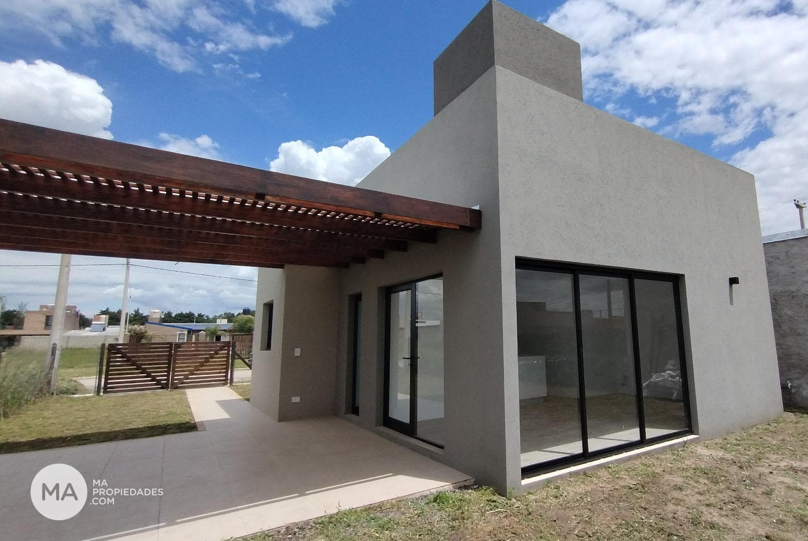 Casa 2 Dormitorios en barrio abierto - Fincas del Rosedal - Ibarlucea | Venta - 1