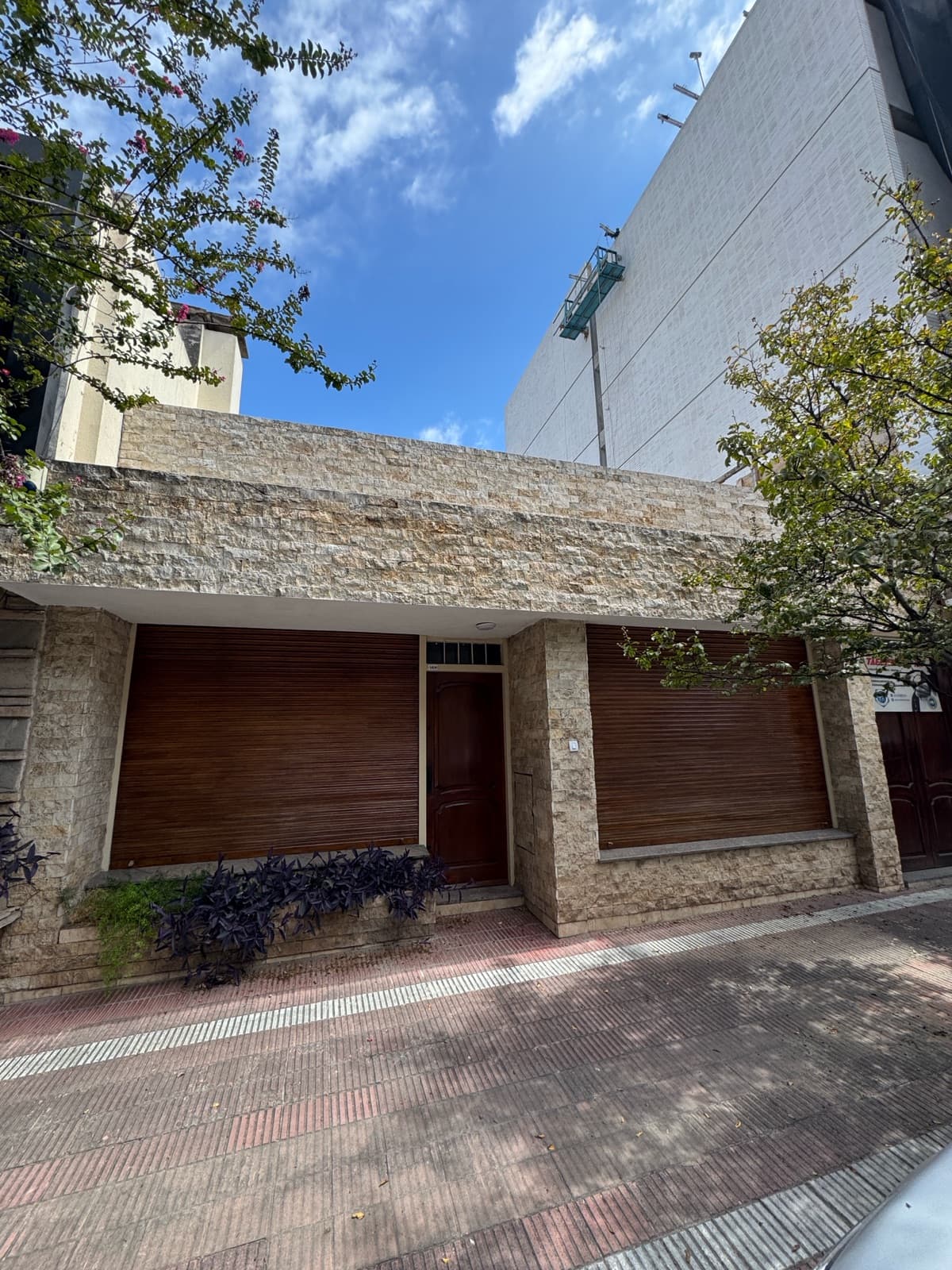 Casa en alquiler a metros del parque las tejas y ciudad universitaria- Nueva Córdoba - 1