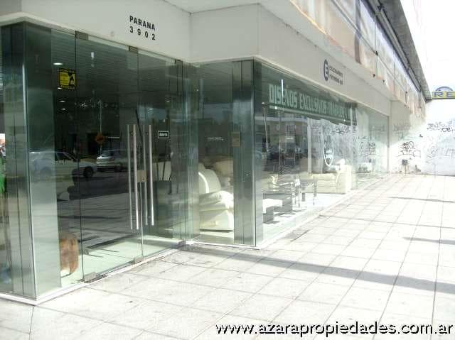 IMPECABLE LOCAL EN ESQUINA | 382m² | OLIVOS - FRENTE A UNICENTER - 1