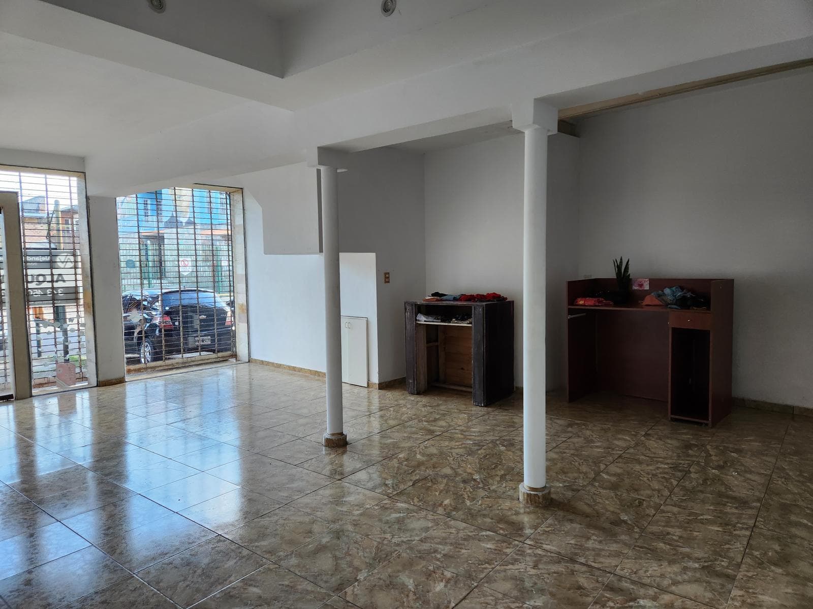 Local R de Tala casi Ramirez - 1